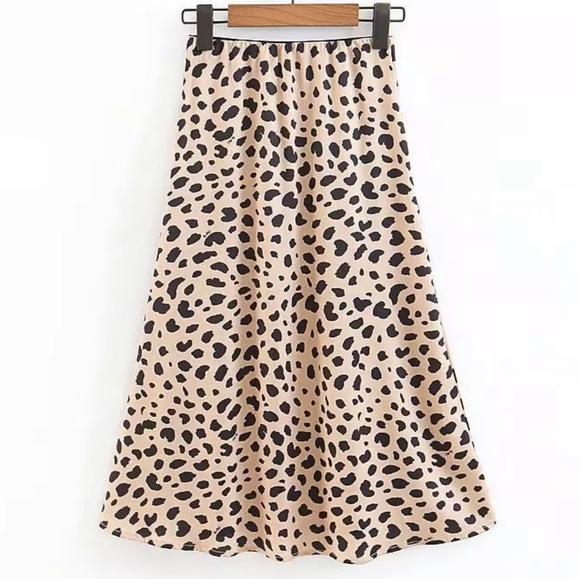 Leopard Midi Skirt - Picture 3 of 4